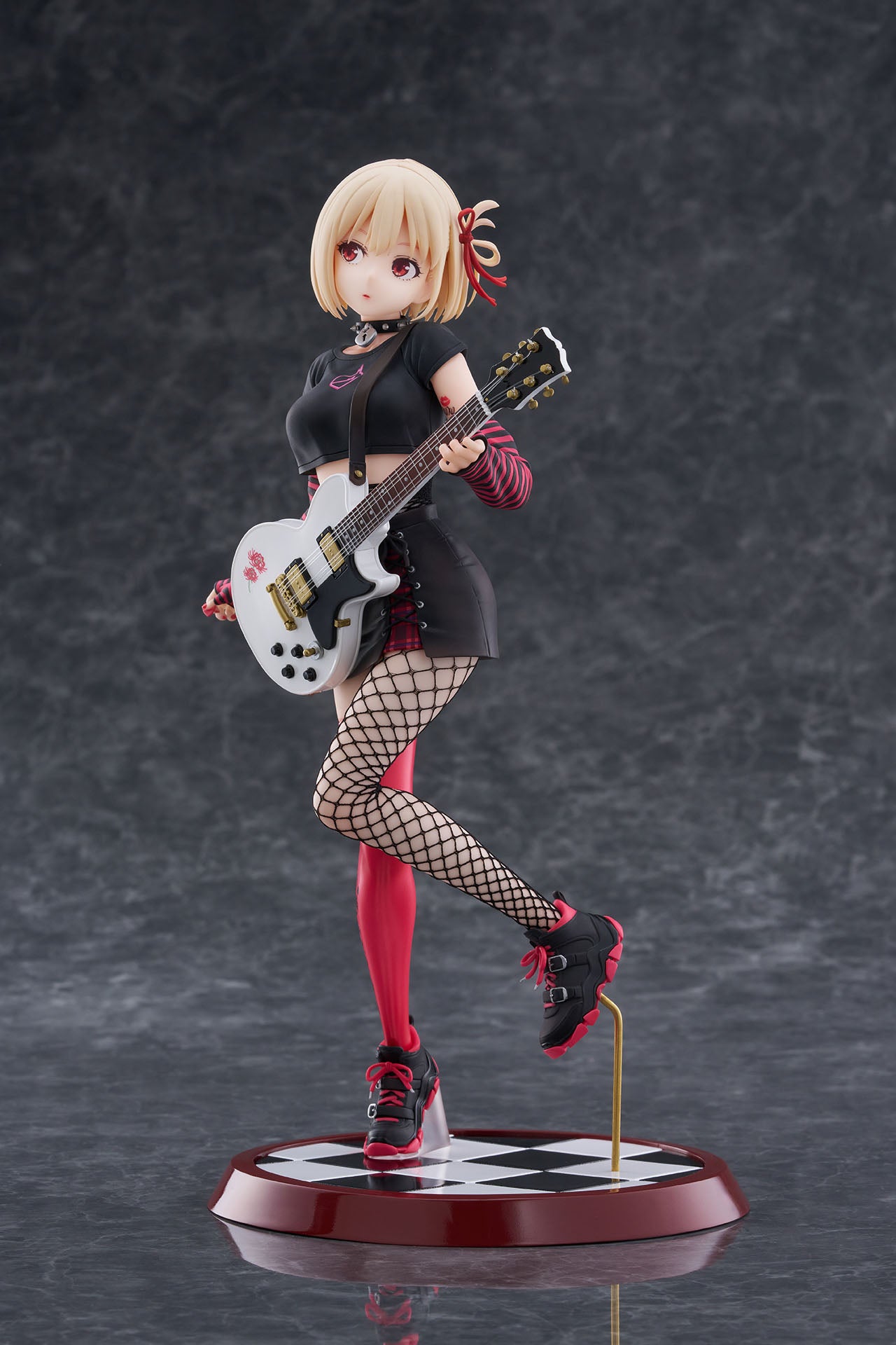 
                    
                      Chisato Nishikigi Band Ver. 1/7 Scale Figure
                    
                  
