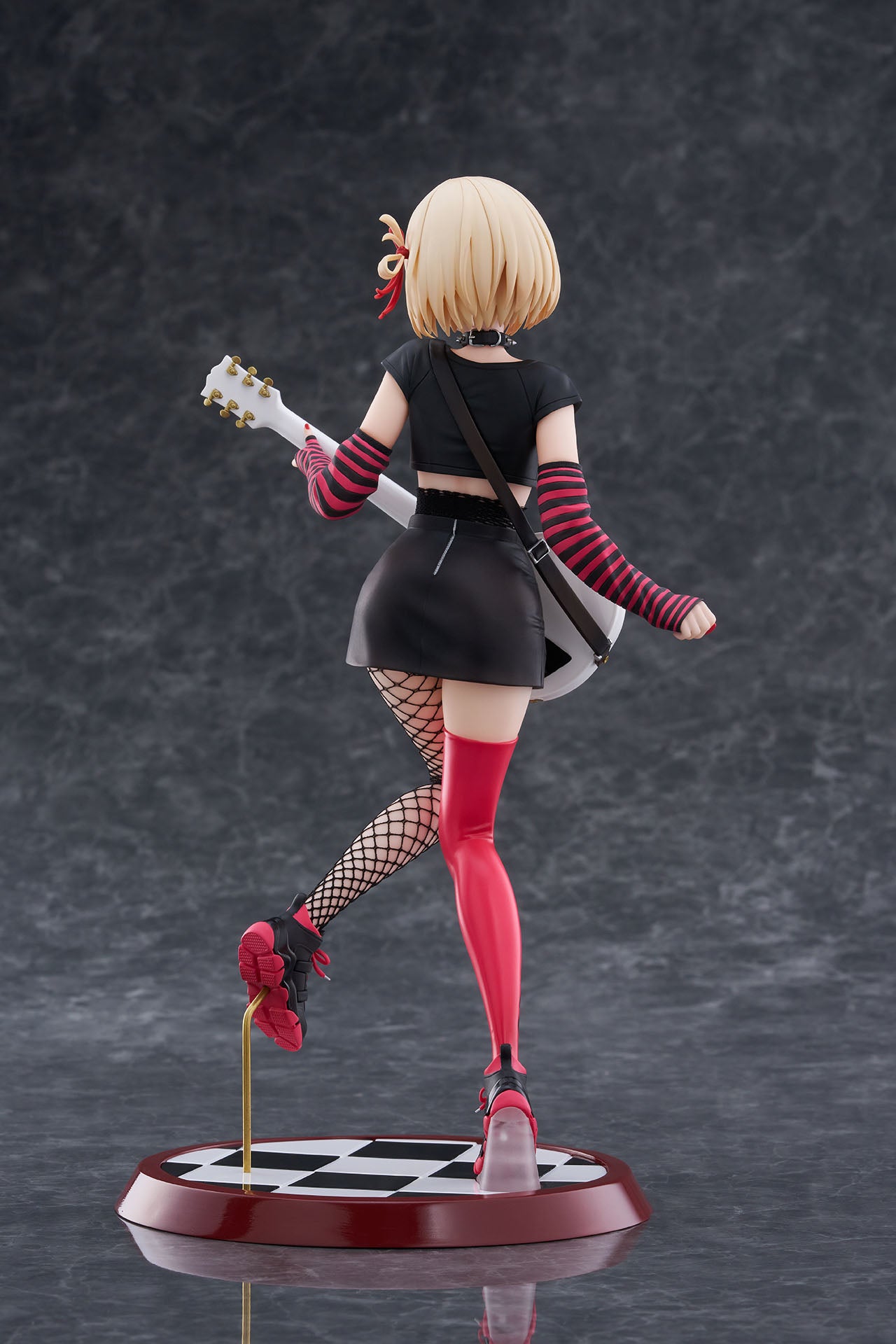 
                    
                      Chisato Nishikigi Band Ver. 1/7 Scale Figure
                    
                  