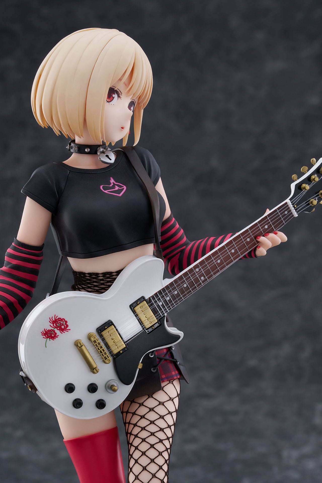 
                    
                      Chisato Nishikigi Band Ver. 1/7 Scale Figure
                    
                  