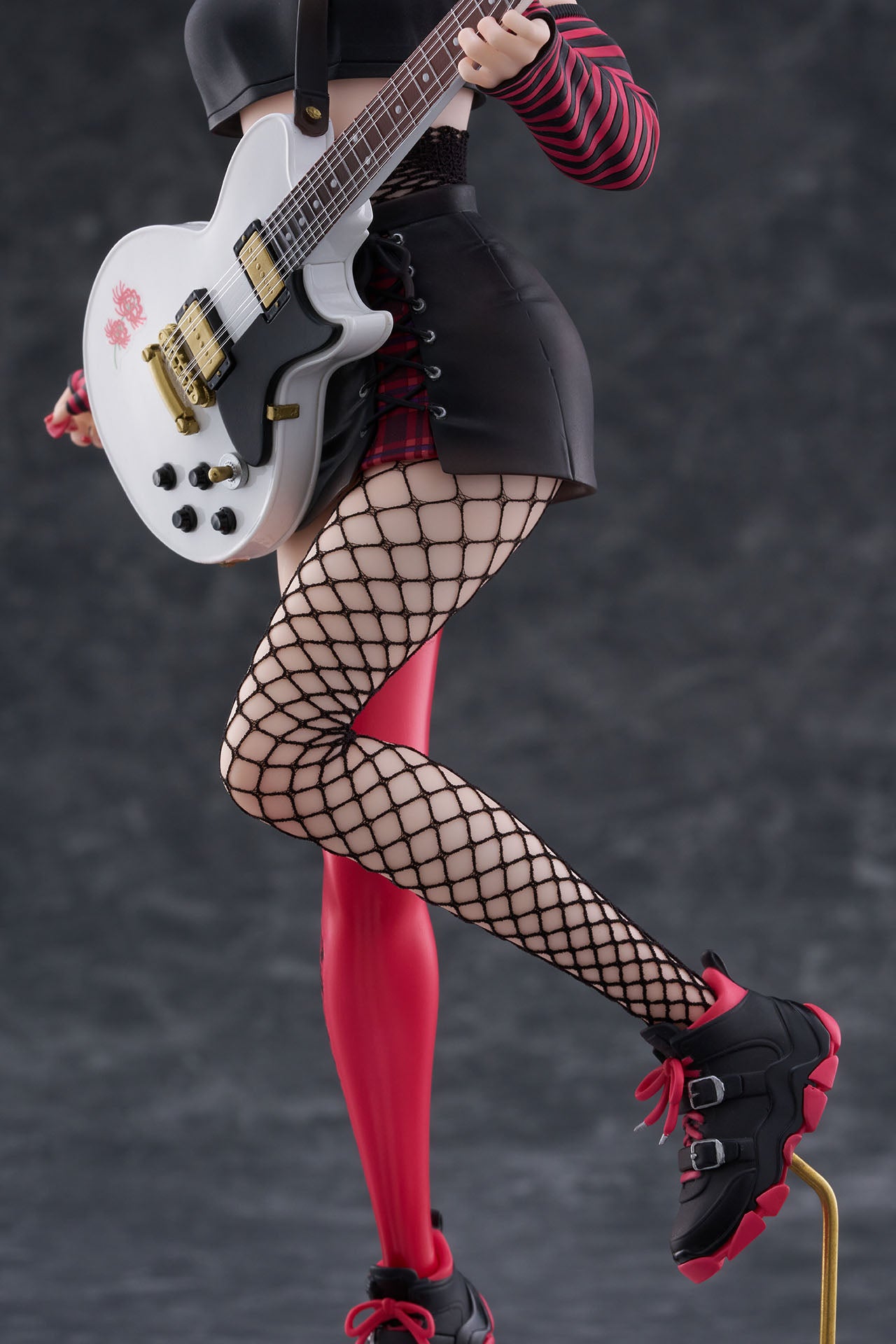
                    
                      Chisato Nishikigi Band Ver. 1/7 Scale Figure
                    
                  