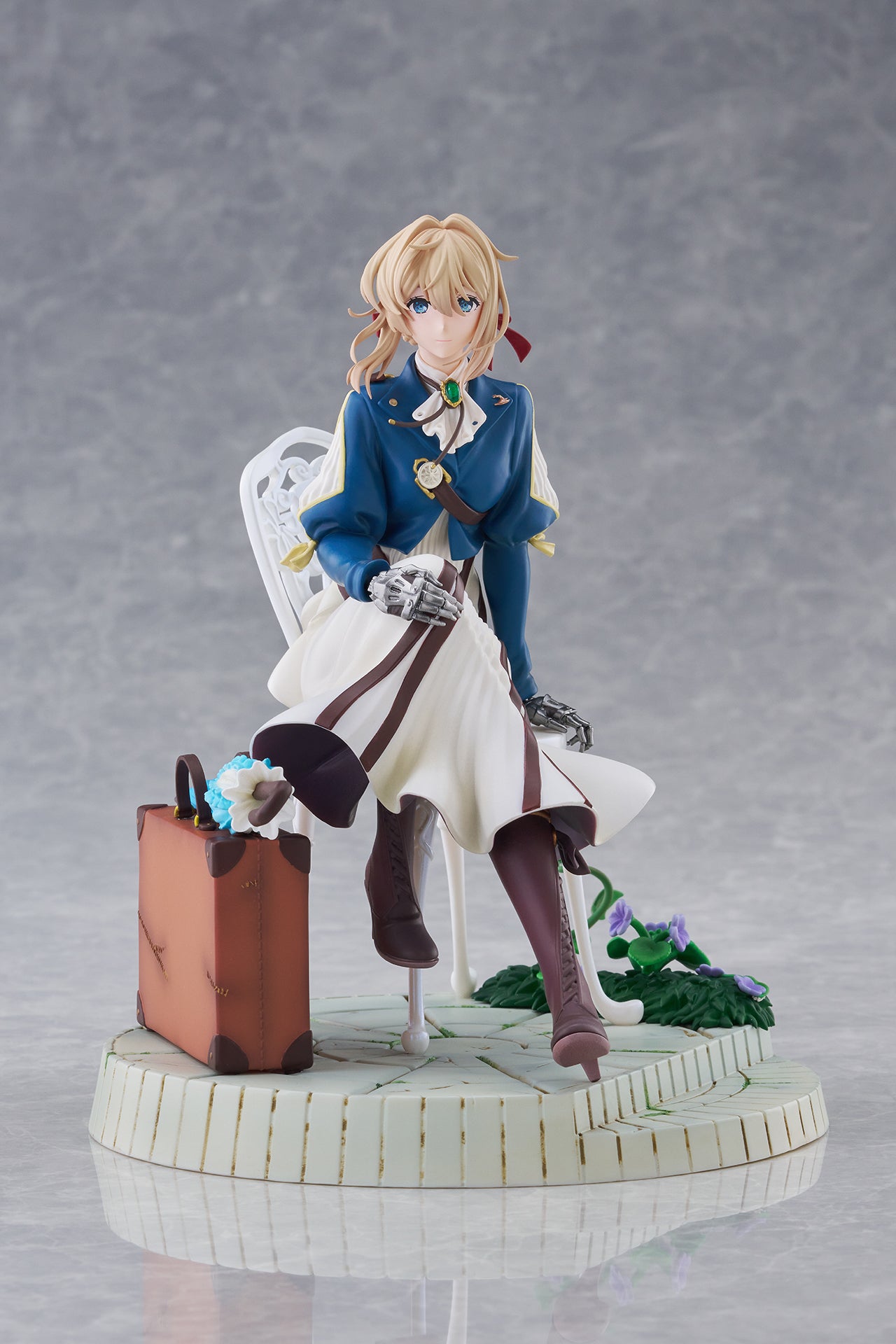 
                    
                      Violet Evergarden
                    
                  