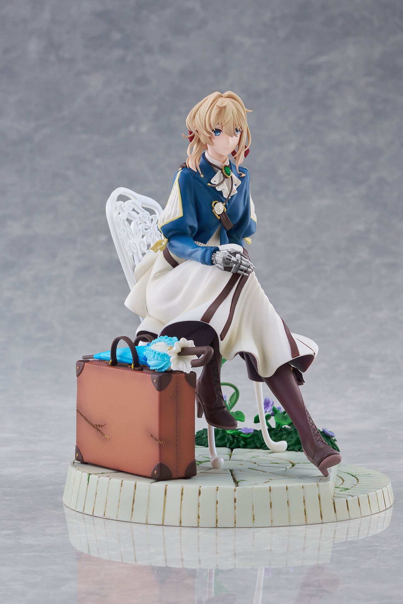 
                    
                      Violet Evergarden
                    
                  