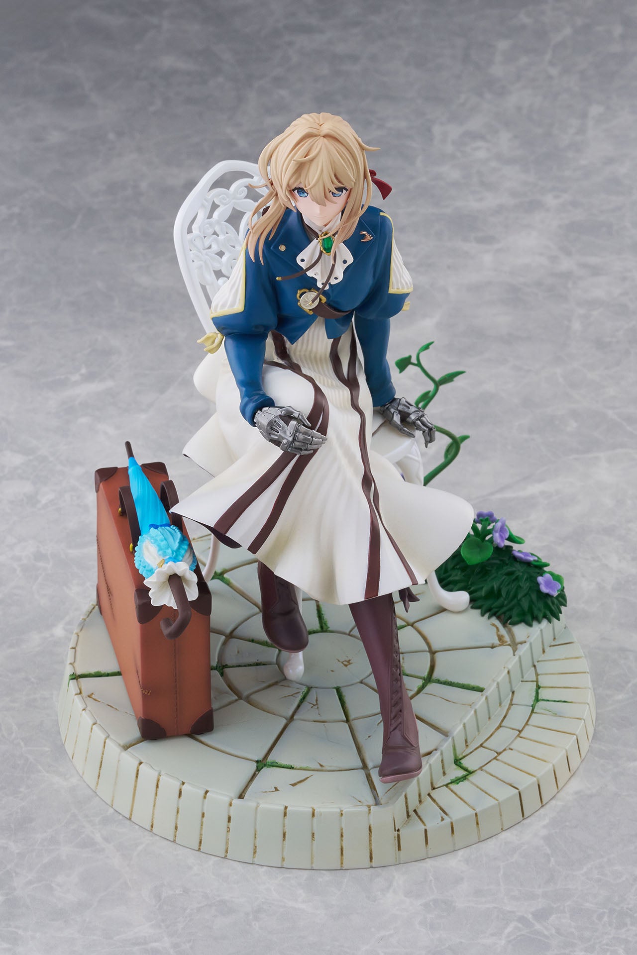 
                    
                      Violet Evergarden
                    
                  