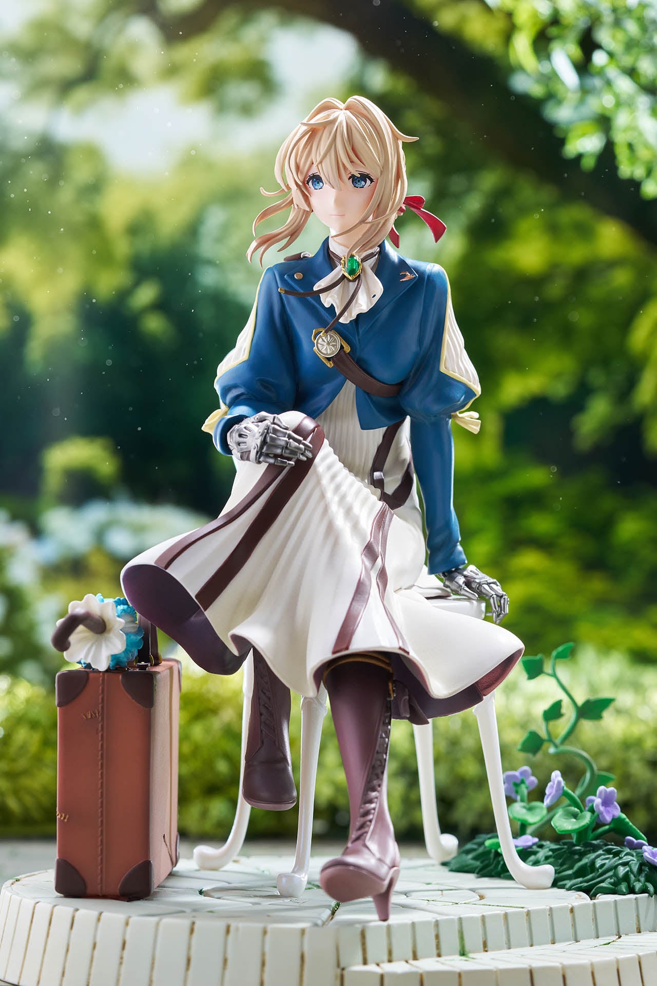 
                    
                      Violet Evergarden
                    
                  